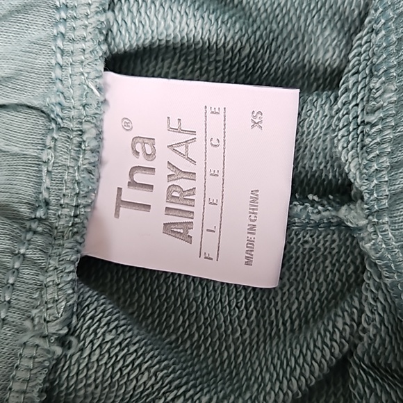 Aritzia TNA Airy Fleece Boyfriend Sweatpant Green XS - Picture 3 of 8